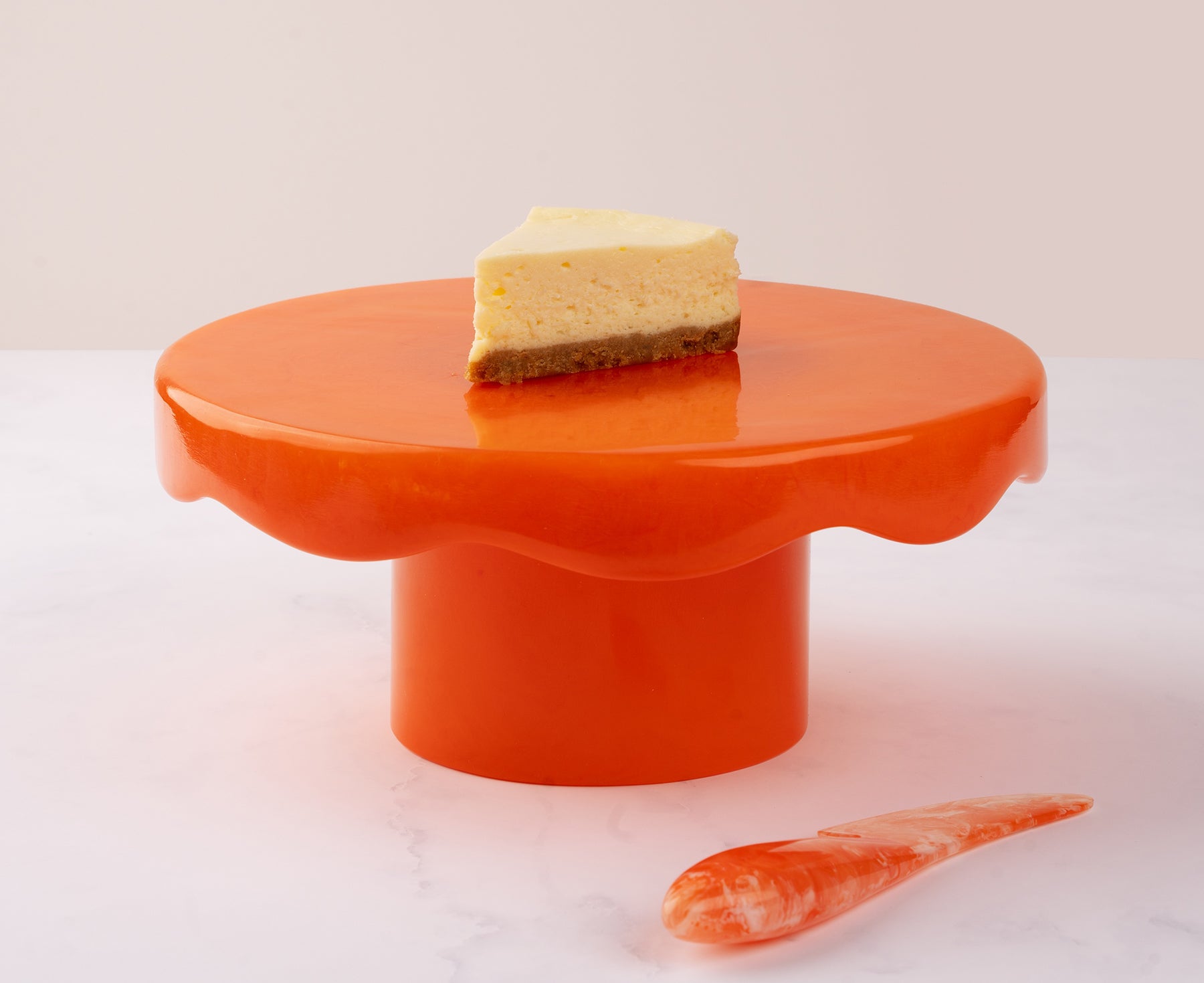 Resin Scalloped Cakestand in Orange by Casa Amarosa