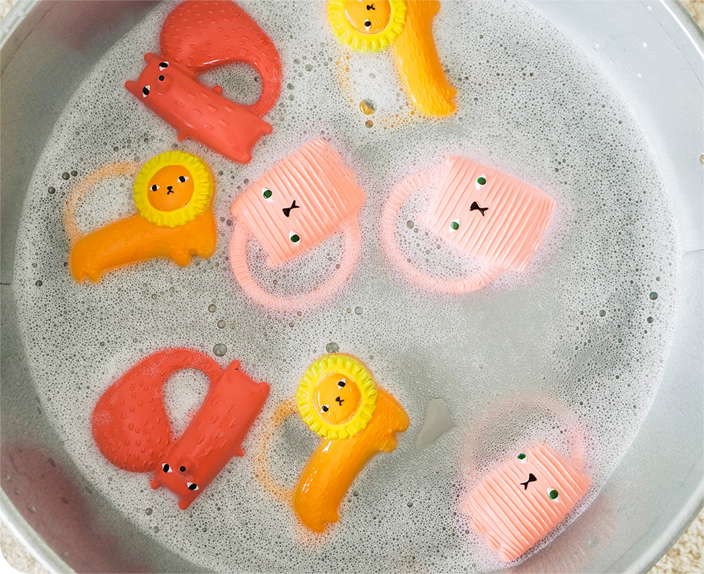 Ginge the Cat Chewable Toy by Donna Wilson X Oli & Carol